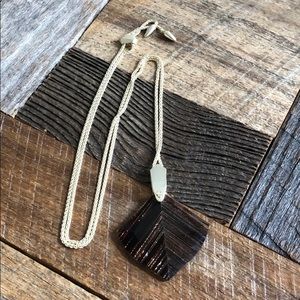 Kendra Scott brown and light gold pendant necklace
